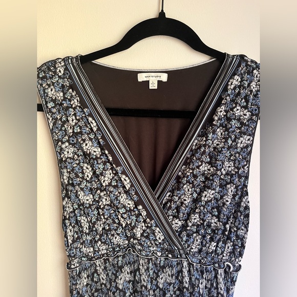 Blue and Black Floral Tiered Dress - Picture 3 of 3